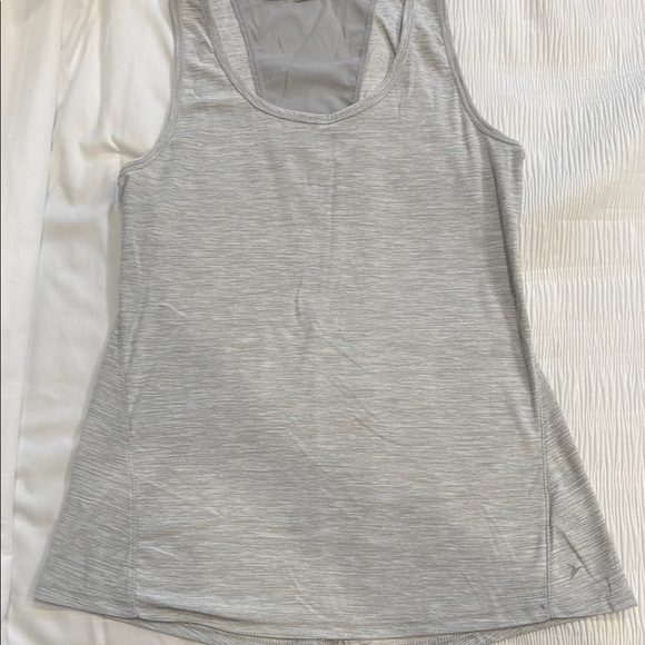 ❤️Old Navy Gray Tank Top Relaxed Fit Scoop Neck ❤️ - Picture 1 of 4